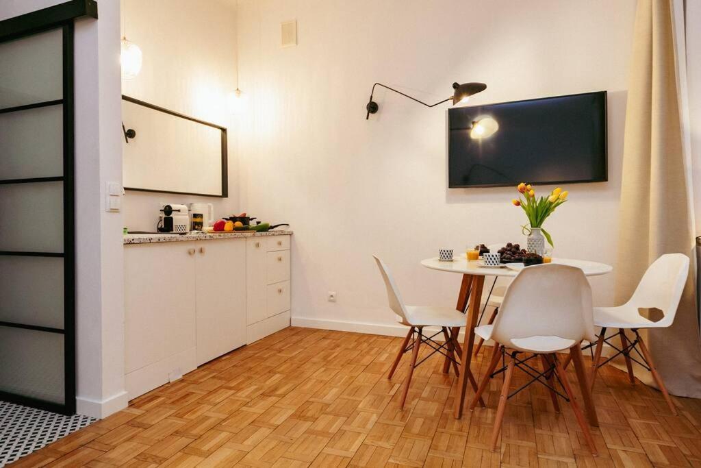 Charming Apartment Next To The Old Town! Varşovia Exterior foto