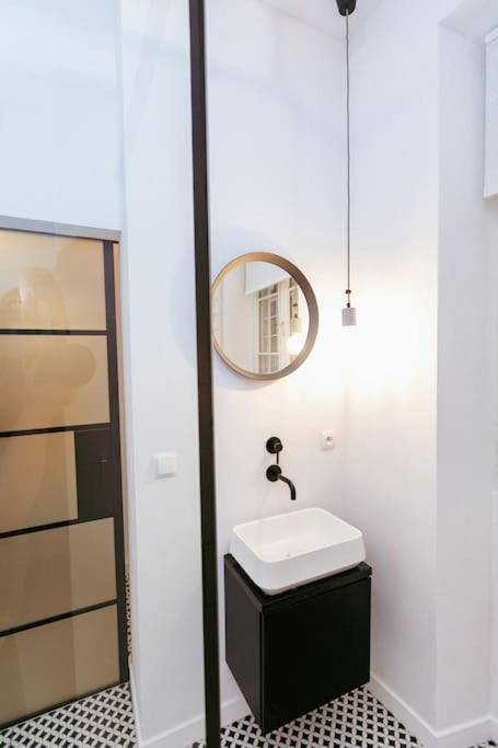 Charming Apartment Next To The Old Town! Varşovia Exterior foto