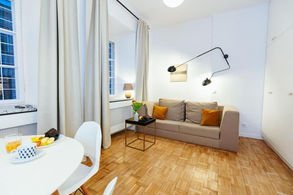 Charming Apartment Next To The Old Town! Varşovia Exterior foto